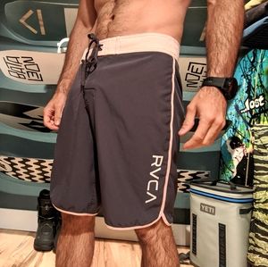 RVCA Eastern 20in Swim Trunk